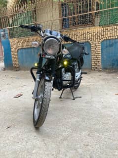 Suzuki GS 150 SE