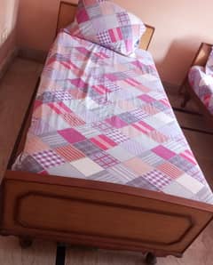 2 single wood bed with matress