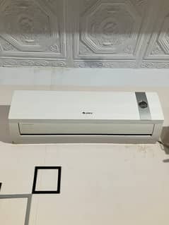Gree Split ACs (Heat & Cool) – Excellent Condition – PKR 70,000