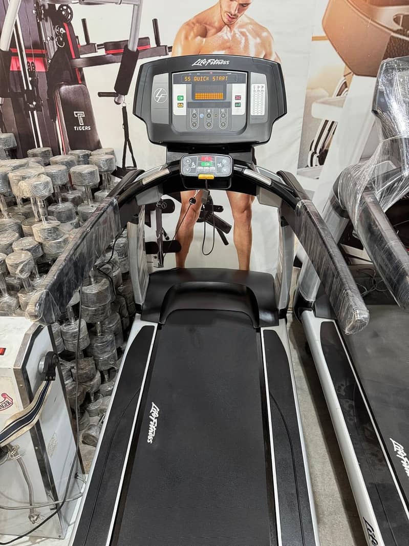 TREADMIL / RUNNING MACHINE / WALKING MACHINE / ELECTRIC MACHINE 1