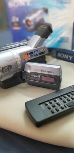 Digital Handycam DCR-TRV140E