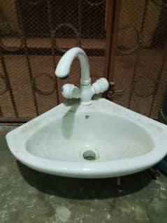 Wash basin