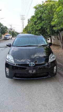 Toyota Prius s touring crustronic