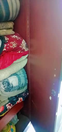 almari