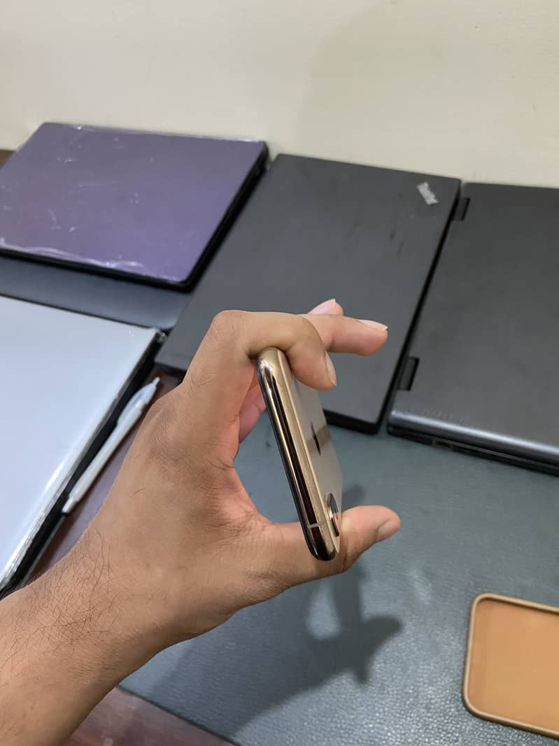 Iphone xs jv 10/10 condition 1