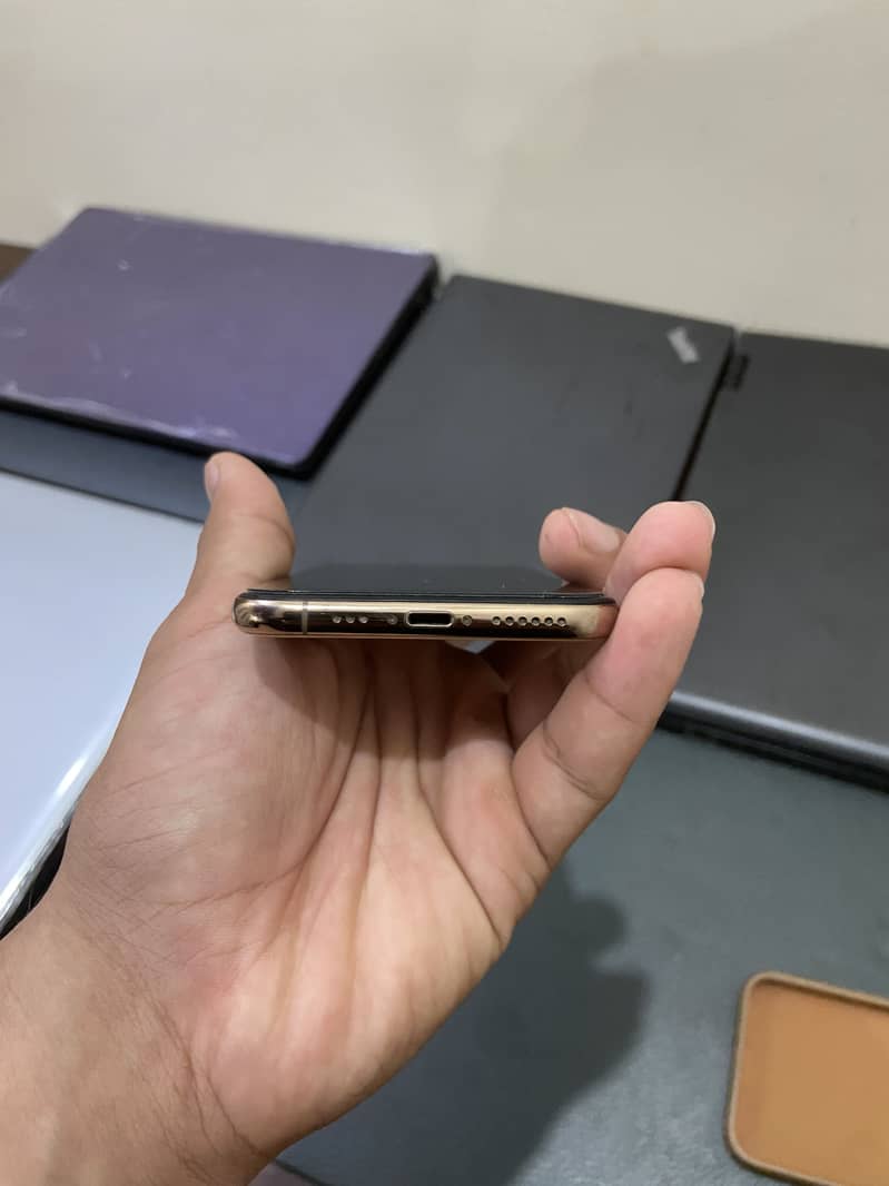 Iphone xs jv 10/10 condition 2
