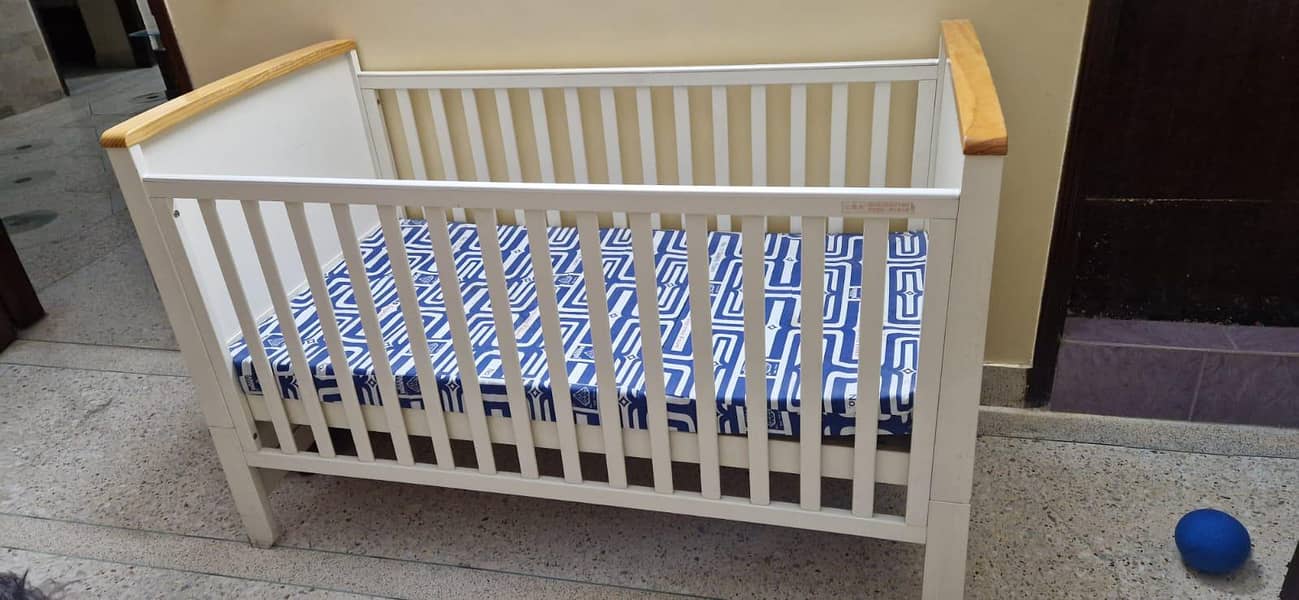 BABY COT 0