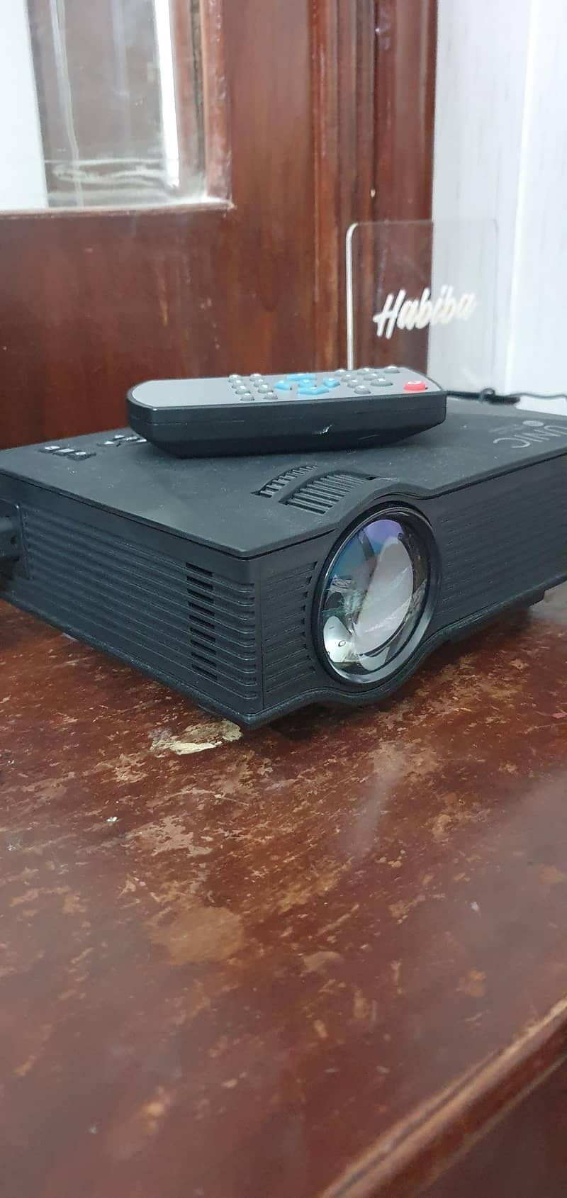 unic projector with wifi 0