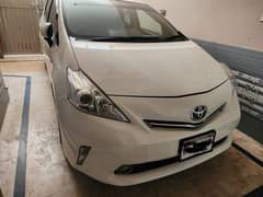 Toyota Prius Alpha G Touring
