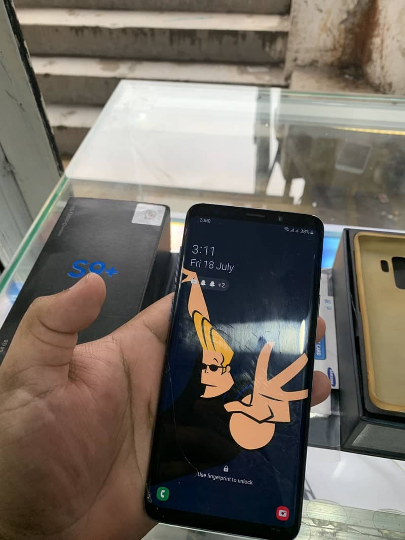 S9 plus 6/256 with box 4