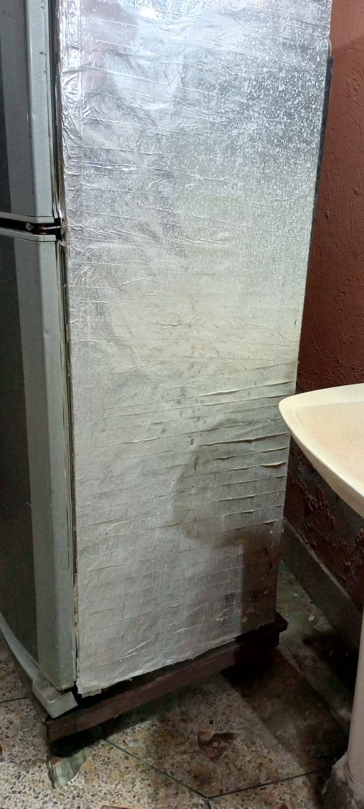 Dawlance fridge in a running condition 1