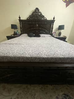 King size tali wood bed