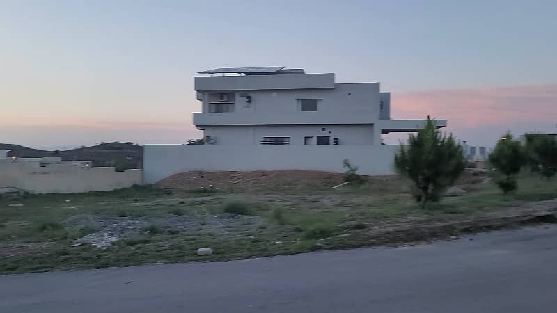 1 Kanal Top Heighted Front Open With Green Area . Solid And Level Plot On Very Cheap Price. 2.95 Cr. Slightly Negotiable. 16