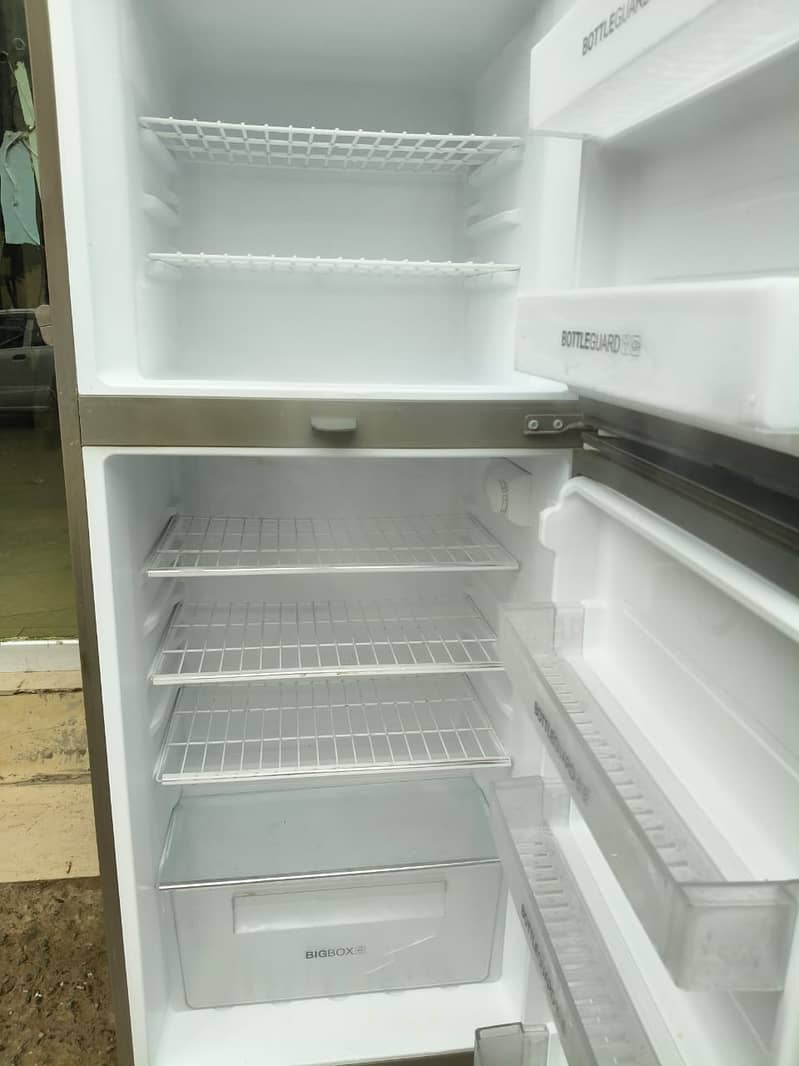 HAier fridge medium large ssize (0306=4462/443) Class set 6