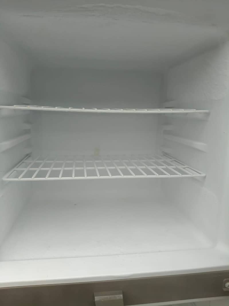 HAier fridge medium large ssize (0306=4462/443) Class set 9