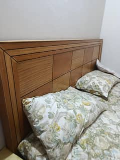king size bed with side tables