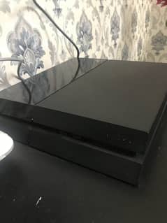 PS4 excellent condition with 5 games free