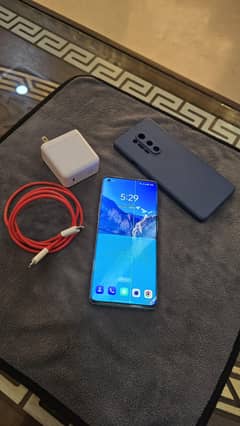One plus 8 pro 1 Green Line