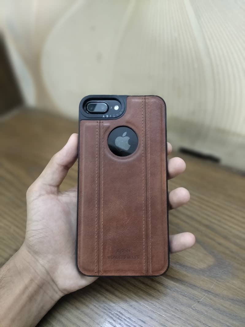 IPHONE 7 PLUS WITH BOX PTA APPROVED 1