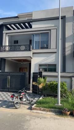 A-Ext 5 Marla Brand New House For Rent.