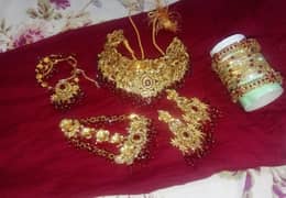 Artificial jewelry golden set for baraat function