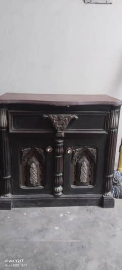 chanyoti bed side tables
