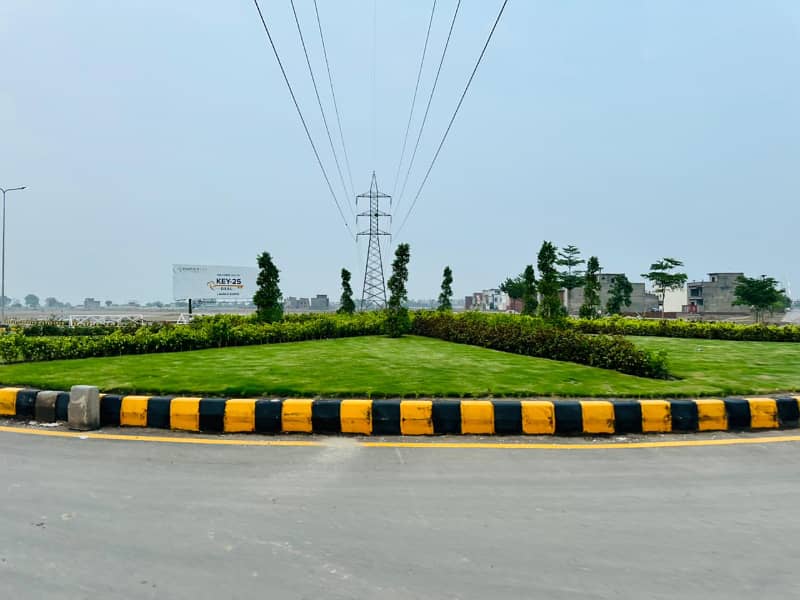 5 MARLA NEAR TO THEME PARK PLOT OVERSEAS BLOCK 0