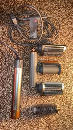 DYSON