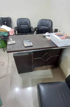 Office tablet and chairs for sale