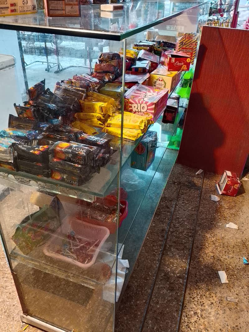 one counter 6ft second counter 5ft and 3rd counter 4 ft condition good 2