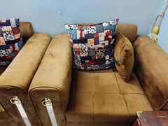 7 seater sofa set with excellent condition