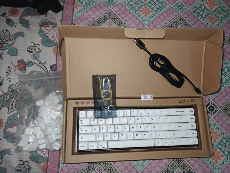 Wireless Custom Mechanical / Gaming Keyboard Holy Panda Novice68 3