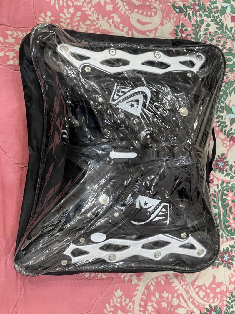 Scating shoes . New condition only 1 time use 1