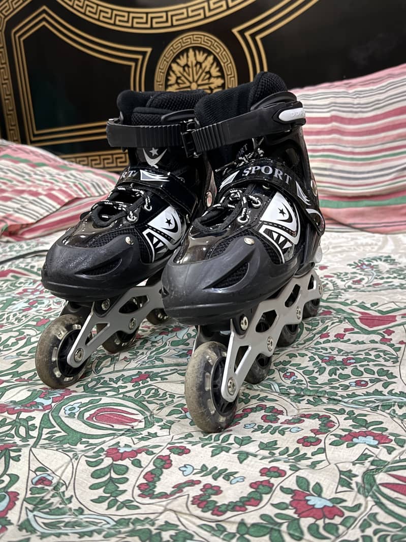 Scating shoes . New condition only 1 time use 2