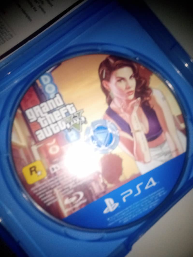 PS4 with skin controller  with 2 games 1