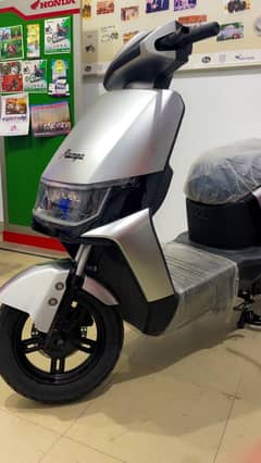 ELECTRIC SCOOTY 1000W NEW ASIA MAX RANGE 120KM
