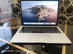 Apple Laptop Macbook Air 2019,13 Inches, Core i5, 256GB SSD, 8GB Ram