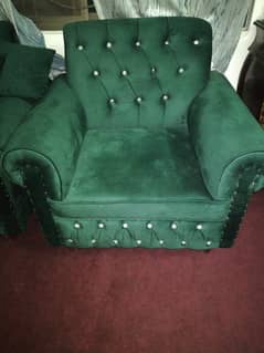 2 single sofa with 1 larga sofa (5 seater) new in condition  10 by 10