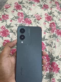 10by9 condition he urgent sale krna box bhi he charger bhi he
