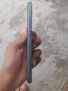 all ok phone y 02t box charger nai ha id card ki copy sath mila gi