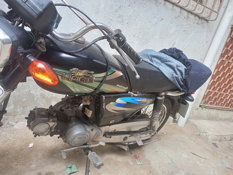 driver need for bykea , indrive, yango, food panda read complete add 2