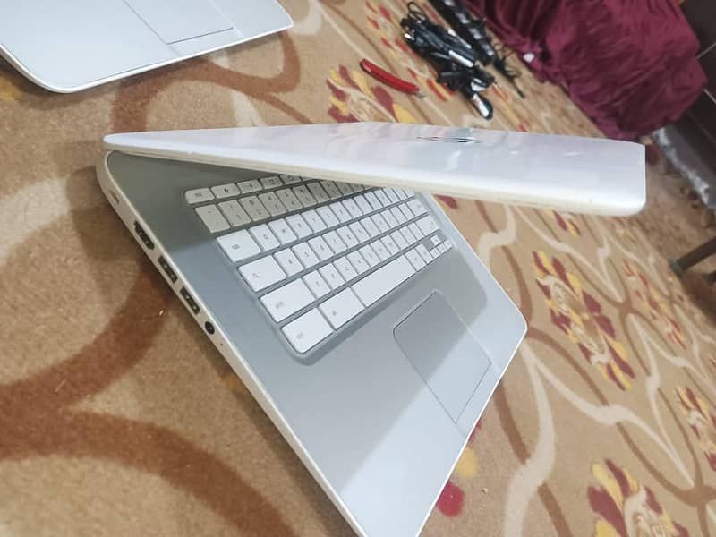 Hp White celeron 5th generation  Laptop  with window 10 installed. 4