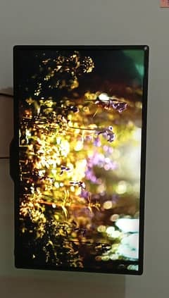 Samsung 32 inches LED Tv 1080p hd high quality resulotion