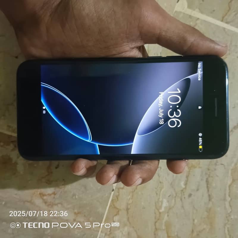 iPhone 7 nonpta factory unlock 10/10 condition 3