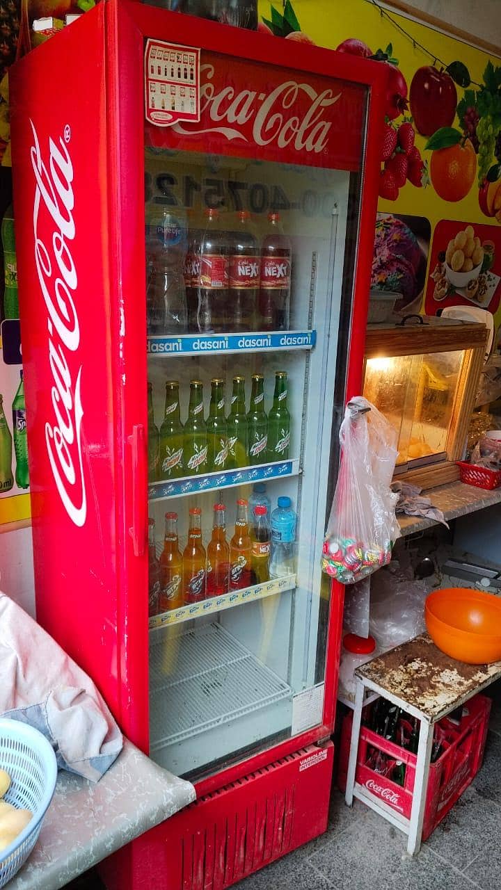 cock red color 10by10 condition 100 Orginal gass ma net and clean 0