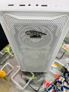 THANDER RAPTOR CASE WITH 4ARGB FANS AND 3 SIMPLE FOR GOOD AIR FLOW