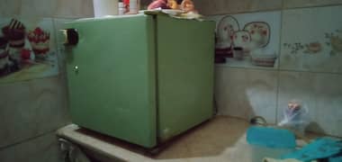 Mini room fridge