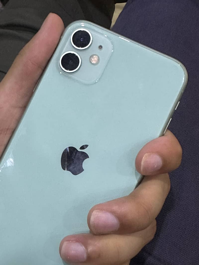 IPHONE 11 0