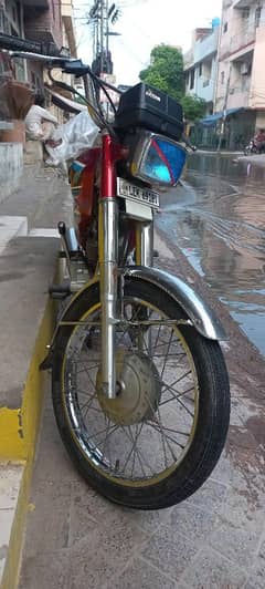 Honda red 125 2017B