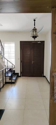 1 Kanal Double Unit Full House Available. For Rent in G-15 Islamabad.